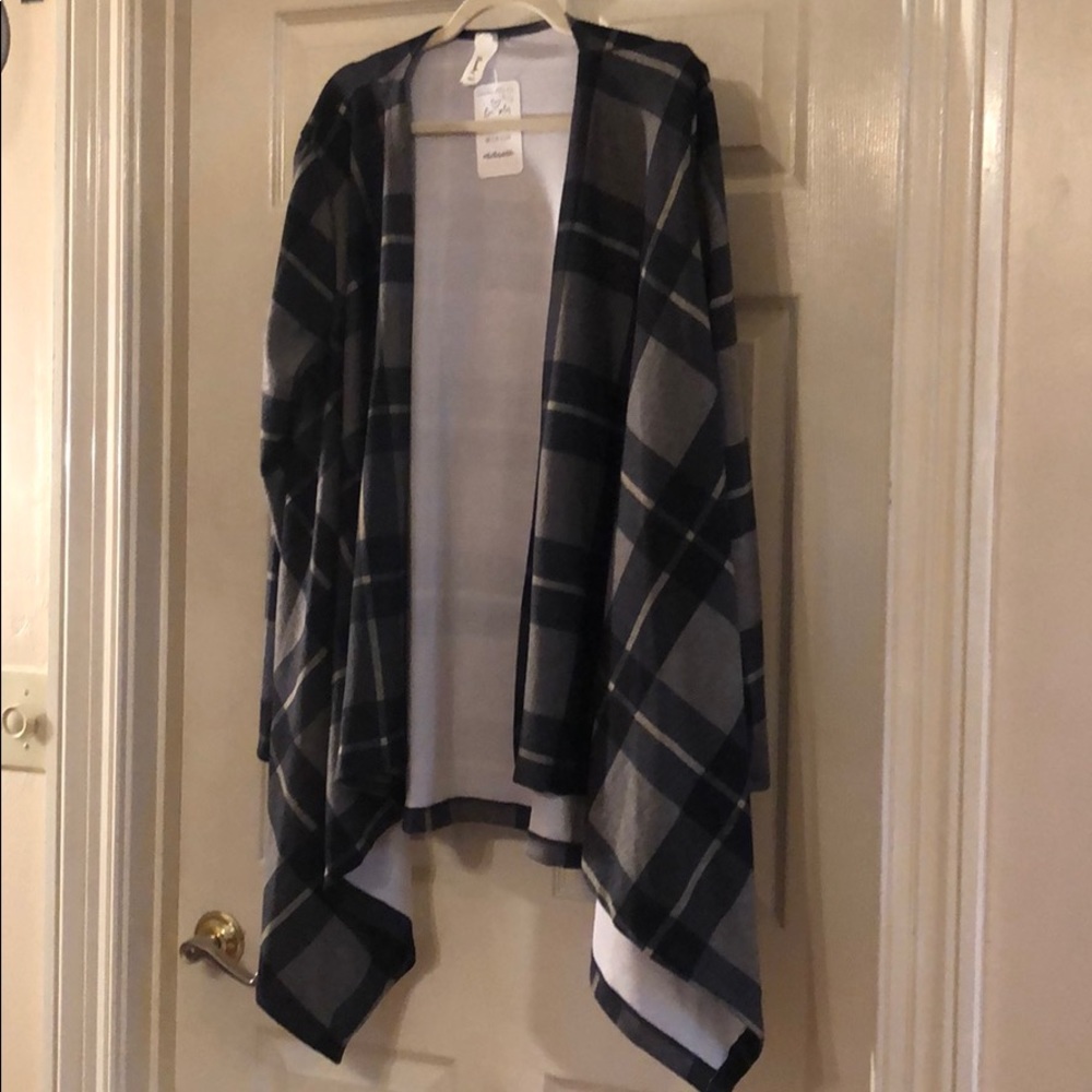Lovely J Long Sleeved Top...kimono